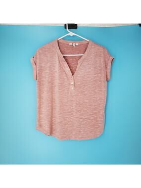 Three Dots Top Size XS Pink V-Neck Cuffed Short Sleeve